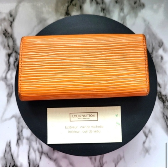 LV Key Case Epi Leather Authentic EUC - Picture 10 of 13